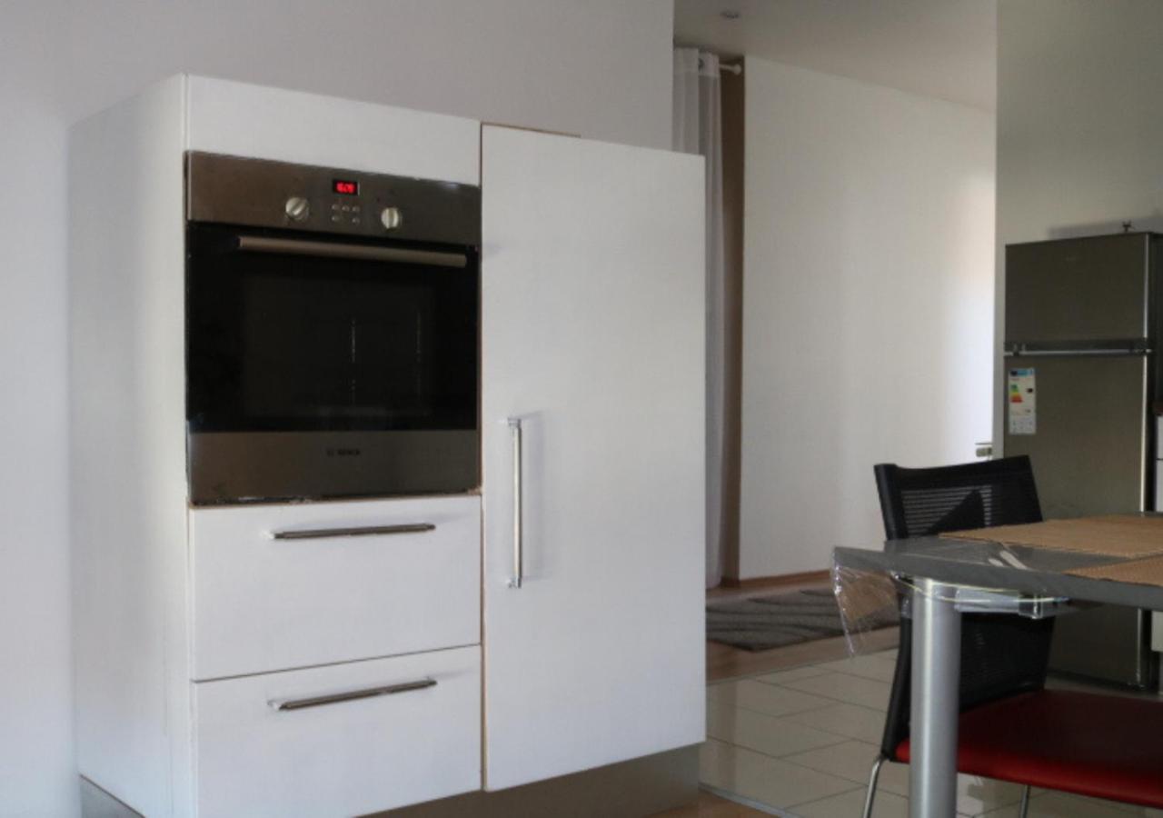 Le Wolf - 1 Chambre Dans Un T3 - 5Mn Tram Du Centre Ville - 15Mn Tram Gare Tgv Mulhouse - Wifi - Parking Exterior foto
