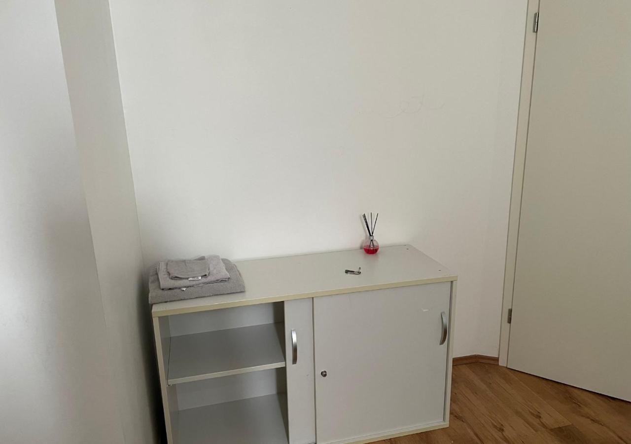 Le Wolf - 1 Chambre Dans Un T3 - 5Mn Tram Du Centre Ville - 15Mn Tram Gare Tgv Mulhouse - Wifi - Parking Exterior foto